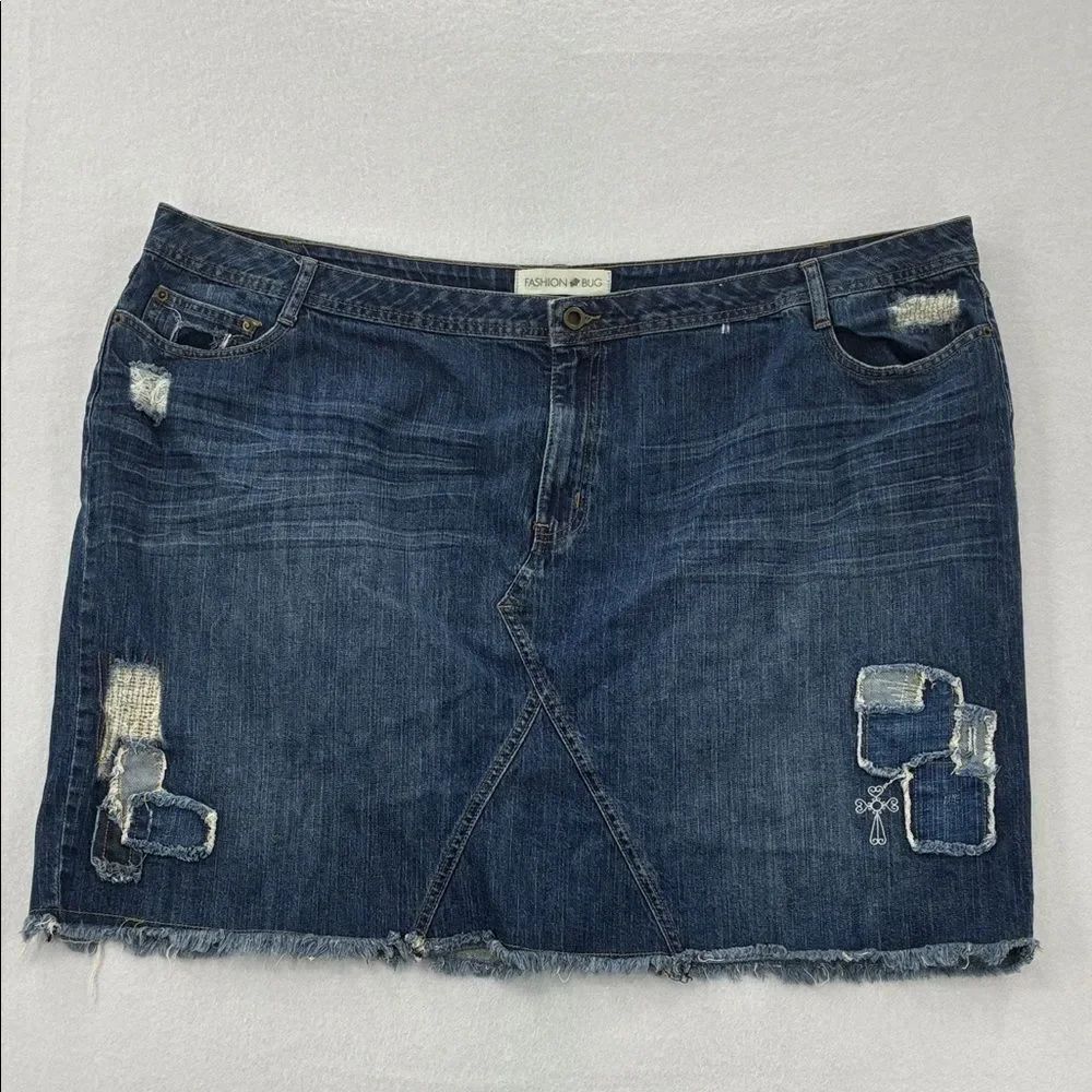 3For$20 Fashion Bug Women's Distressed Blue Denim Mini Skirt size 28W